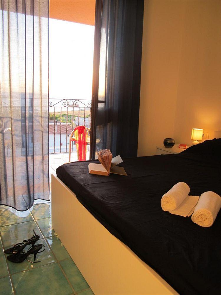 Hotel Bellavista S'Archittu Экстерьер фото