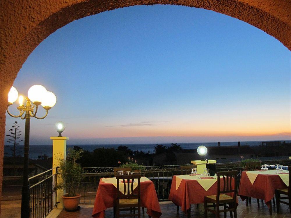 Hotel Bellavista S'Archittu Экстерьер фото