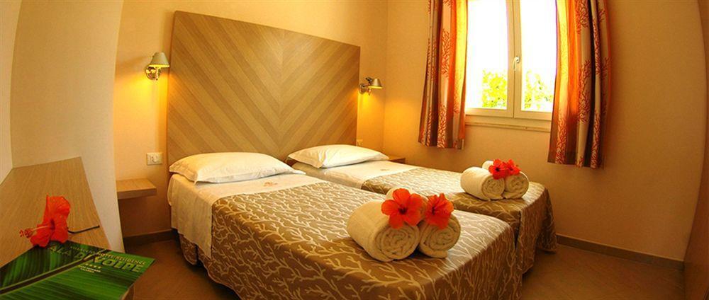Hotel Bellavista S'Archittu Экстерьер фото